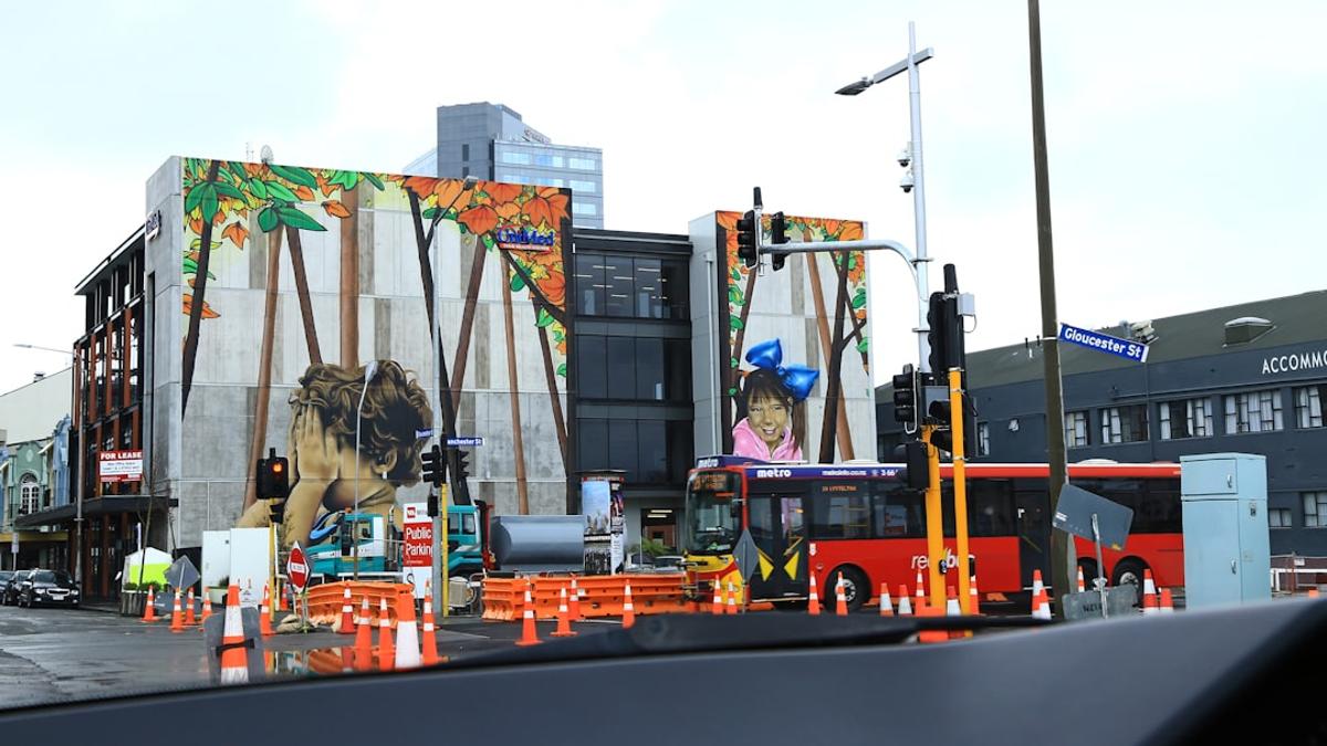ئۇكرائىنا: ئۇرۇشنىڭ 1500-كۈنىدە خاركىۋ قايتا-قايتا ھۇجۇمغا ئۇچرىدى.