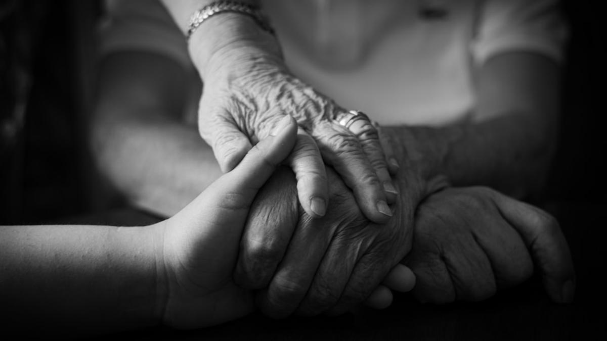 بۇ 16 ياشلىق ئۆسمۈرنىڭ دادىسىغا توم ئۈچەي راكى دىياگنوزى قويۇلغاندىن كېيىن ئائىلىسىنىڭ گۈللىنىشىگە قانداق ياردەم بەرگەنلىكى