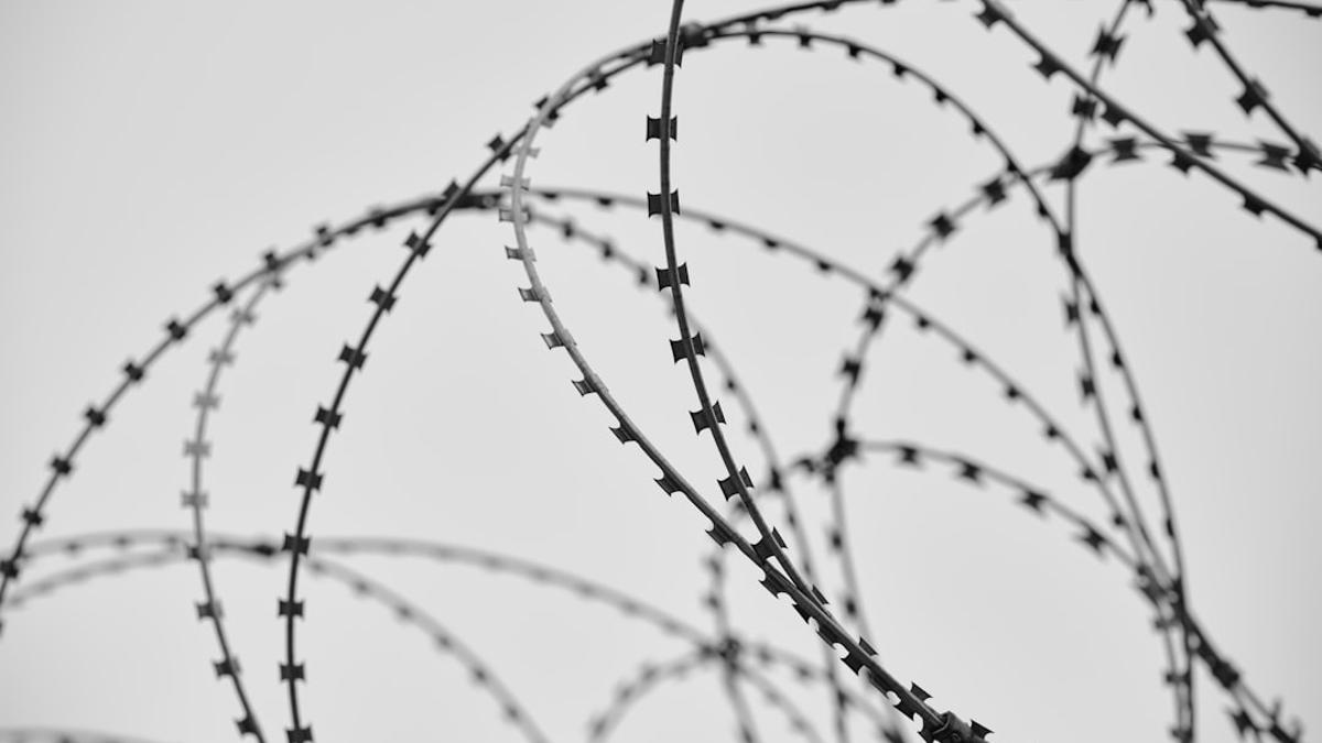 ئۇكرائىنا بىلەن رۇسىيە بىر-بىرىنى يۈزلەرچە قېتىملىق ئۇرۇش توختىتىشقا خىلاپلىق قىلىش بىلەن ئەيىبلىدى