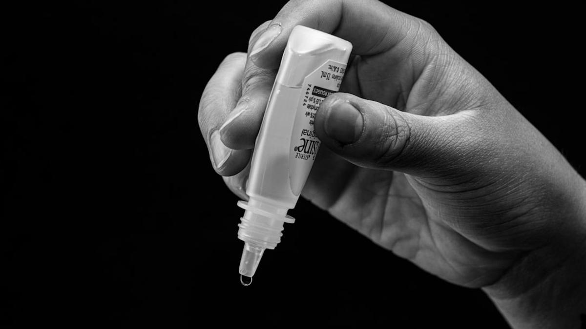 ئامېرىكا يېمەكلىك ۋە دورا نازارەت قىلىپ باشقۇرۇش ئىدارىسى 3 مىليون بوتۇلكىدىن ئارتۇق كۆز دورىسى ھەققىدە ئاگاھلاندۇرۇش چىقاردى. سىز ئىشلىتىۋاتقان دورىلارمۇ تەسىرگە ئۇچرىدىمۇ؟