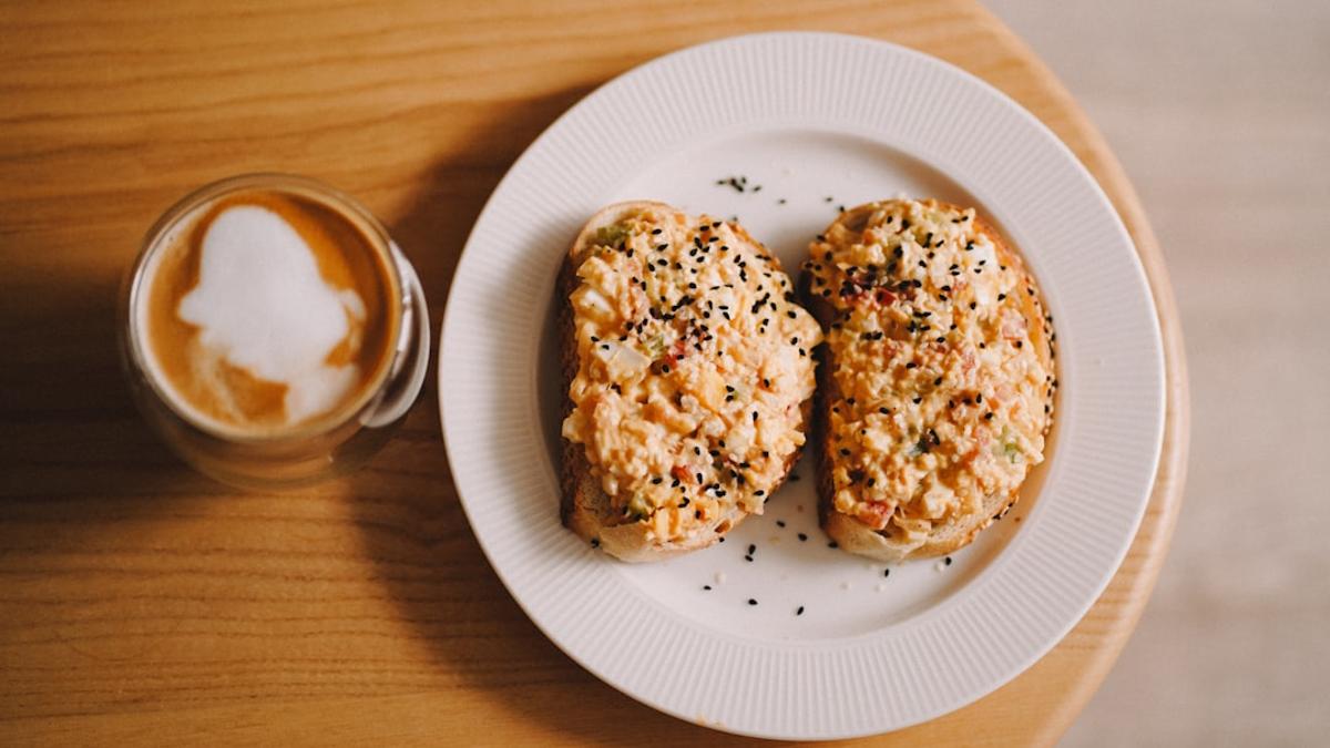 تۇخۇملۇق قەھۋە تىكتوكتا ئومۇملىشىۋاتىدۇ، ئەمما ئېغىر سالامەتلىك خەۋپى پەيدا قىلىشى مۇمكىن.