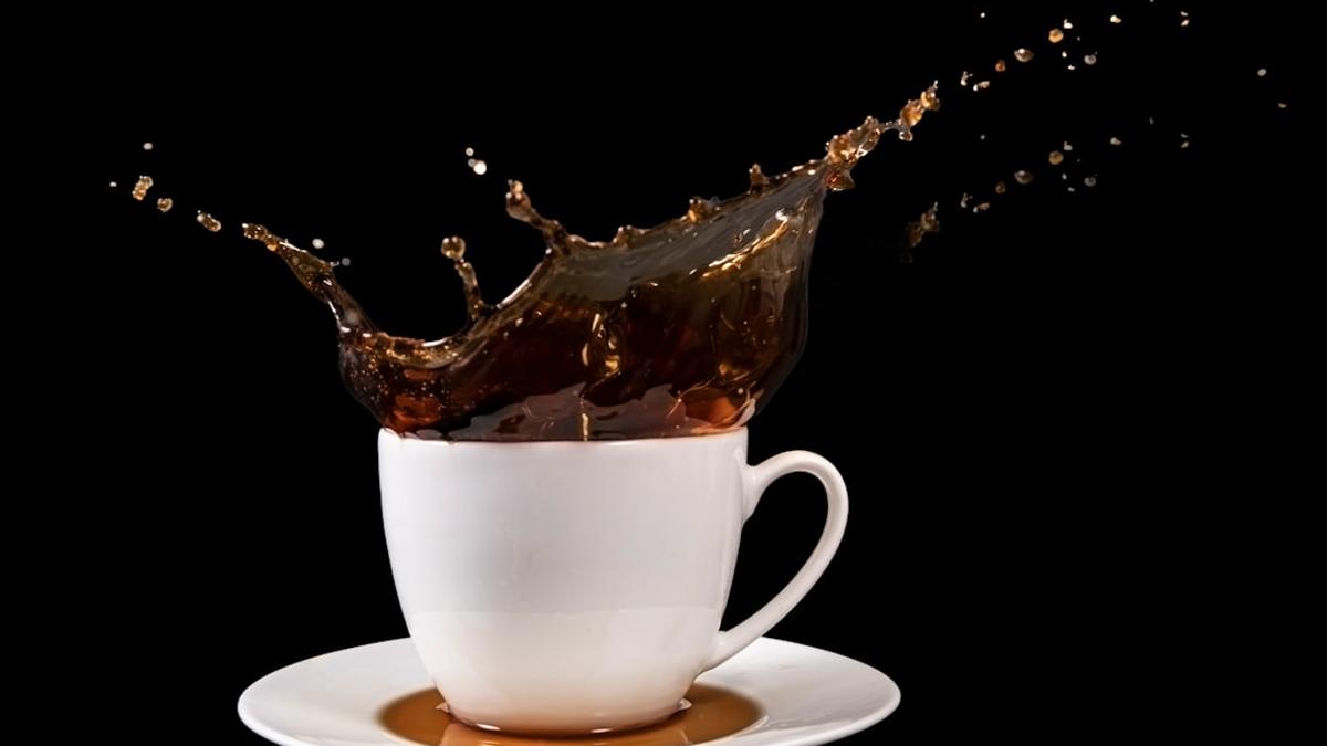 قەھۋە يۈرەكنى قوغدىشى مۇمكىن، ئەمما ئېنېرگىيە ئىچىملىكلىرى يۈرەككە زىيان يەتكۈزۈشى مۇمكىن.