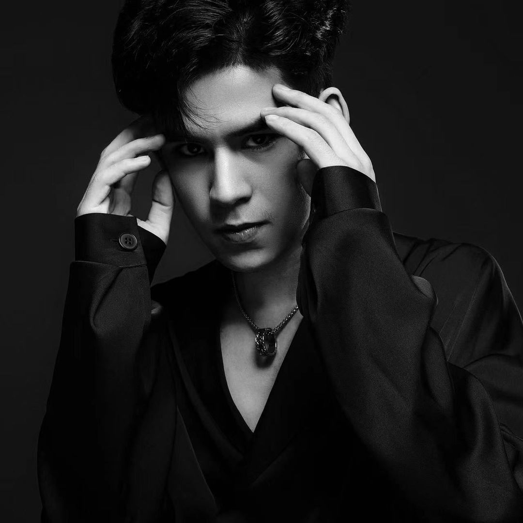 ئەزداخمايلى ئاغىنا دوسلار